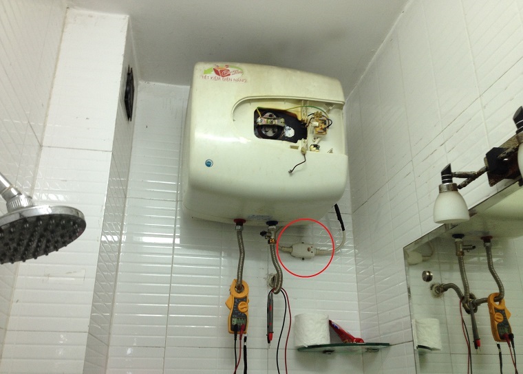 cach chon aptomat cho binh nong lanh